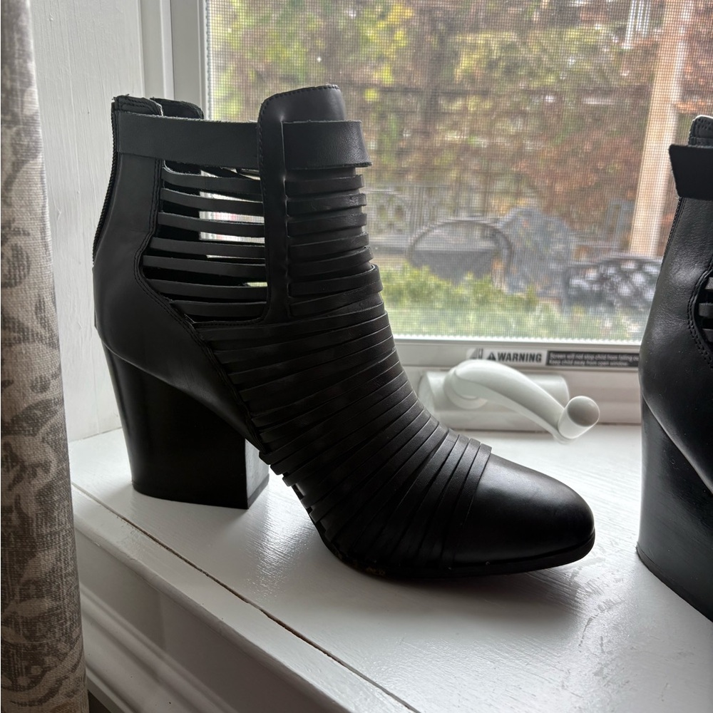 Circus by Sam Edelman Black Ankle Boots - Picture 5 of 5